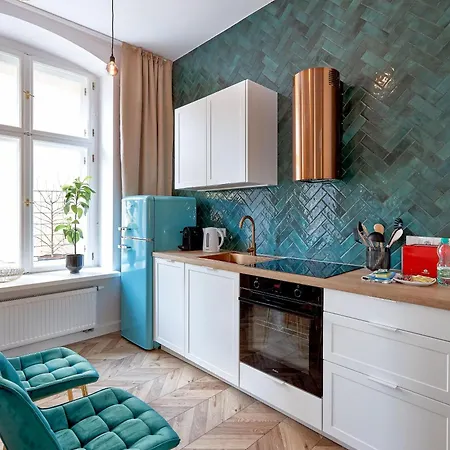 Old Town Deluxe By Bookinghost *