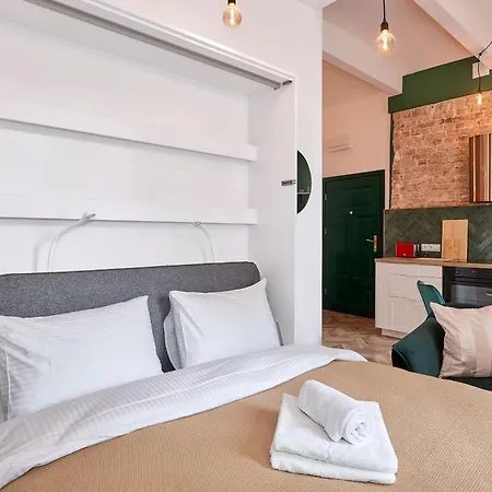 Old Town Deluxe Apartment *