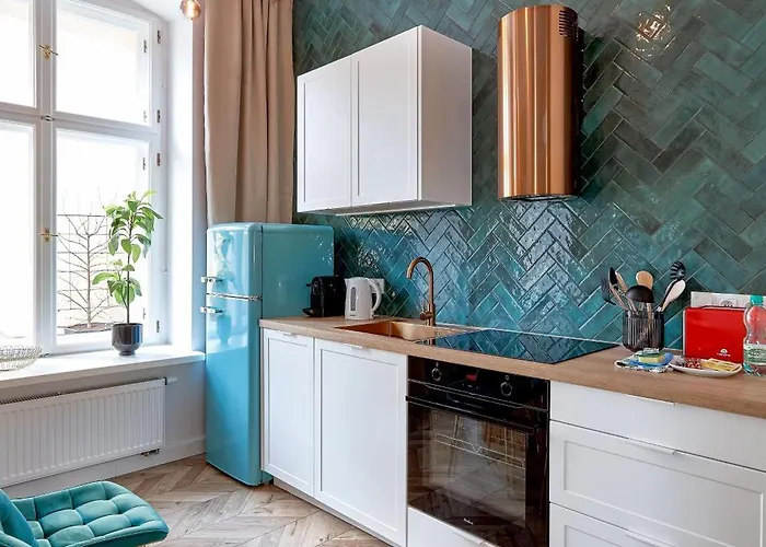 Old Town Deluxe By Bookinghost *